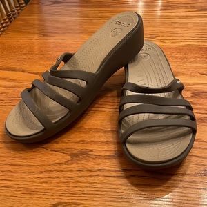 CROCS Wedge Sandals. Tan/Brown. Women’s Size 10. GUC